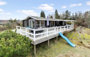 Nice Home In Glesborg With Kitchen, Glesborg